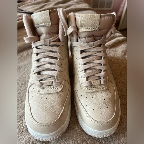 Nike Air women’s sneakers size 9 - Picture 2 of 3